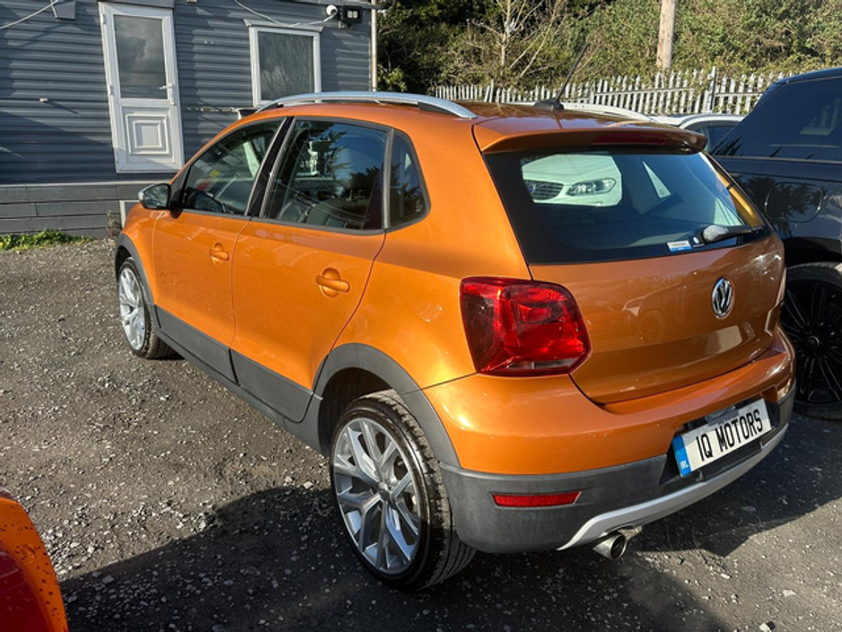 2016 Volkswagen Polo - image 5