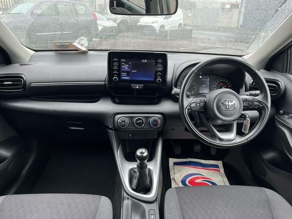 2022 Toyota Yaris FRESH SELECTION OF TRADE-INS YARIS 1.0 LUNA 4DR