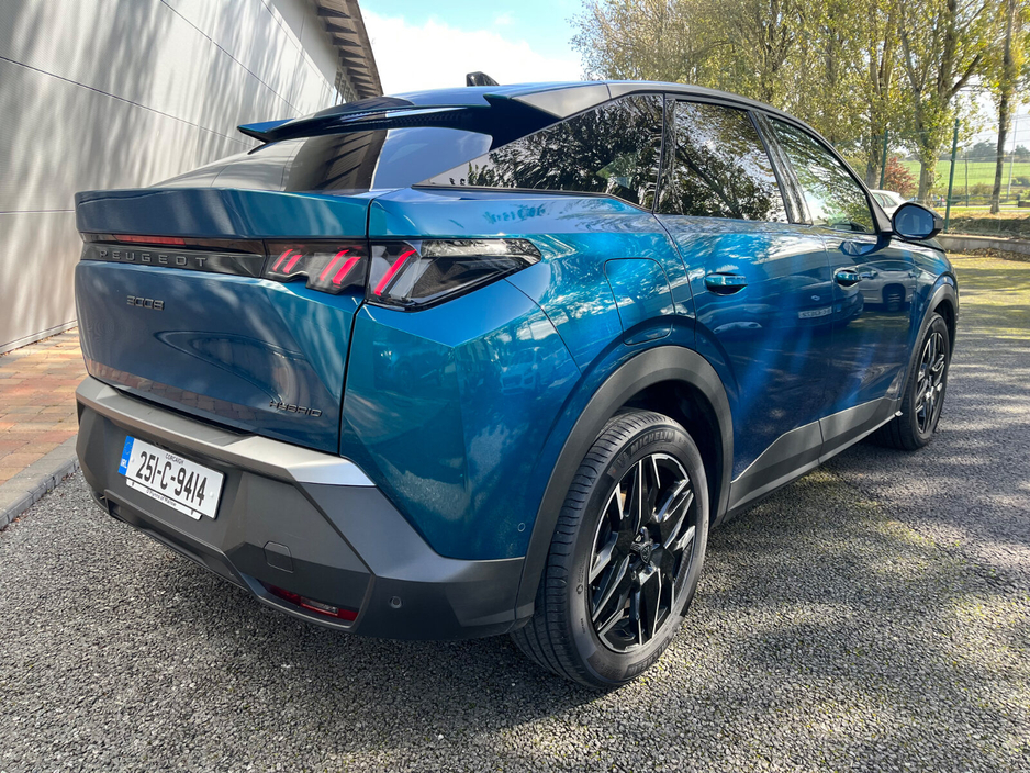 2025 Peugeot 3008 - image 4