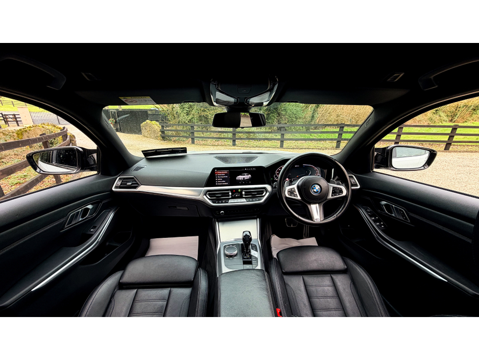 2021 BMW 3 Series - image 14