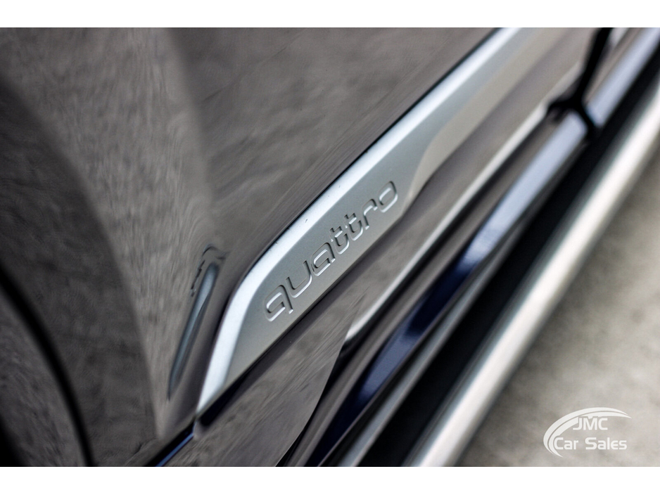 2020 Audi Q7 - image 11