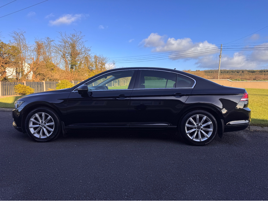 2015 Volkswagen Passat - image 10