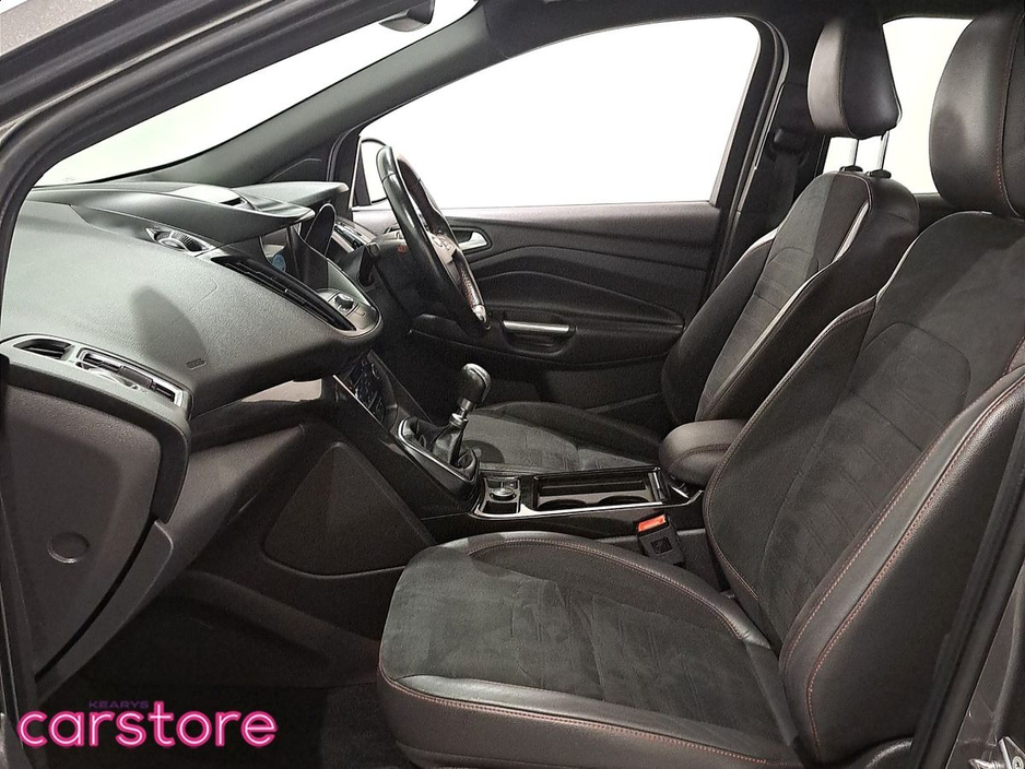 2019 Ford Kuga - image 9