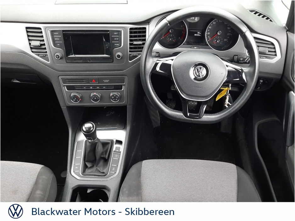 2017 Volkswagen Golf SV - image 8