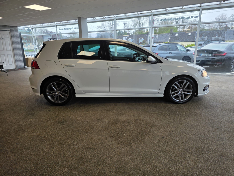 2016 Volkswagen Golf - image 6
