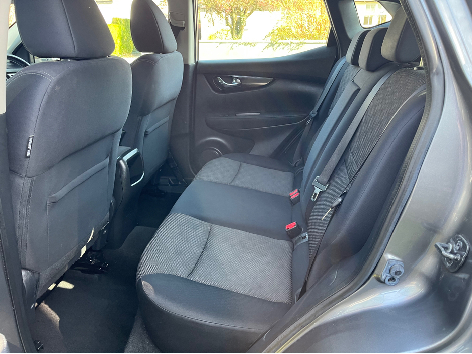 2015 Nissan Qashqai - image 17