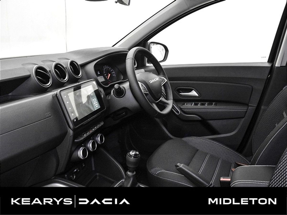 2024 Dacia Duster - image 5