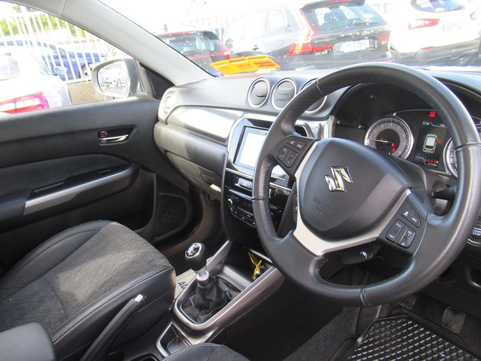 2023 Suzuki Vitara - image 7