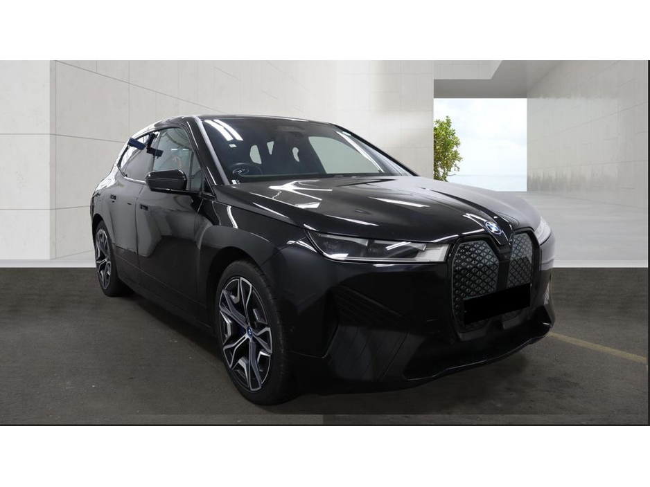 2023 BMW iX - image 5