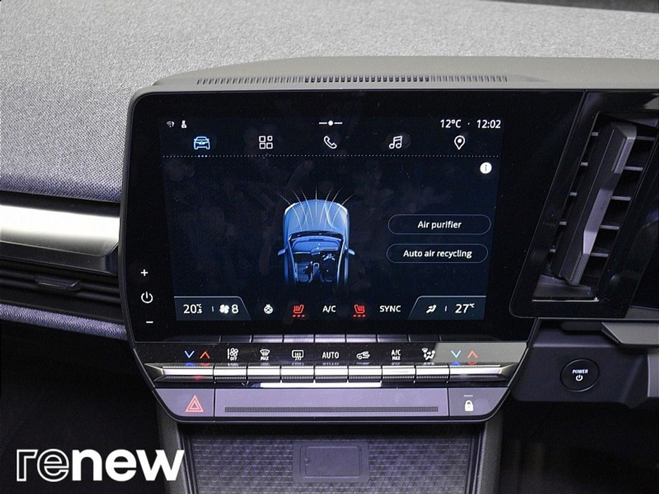 2024 Renault Megane E-Tech - image 24