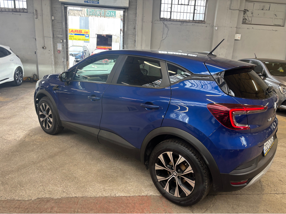 2023 Renault Captur - image 7