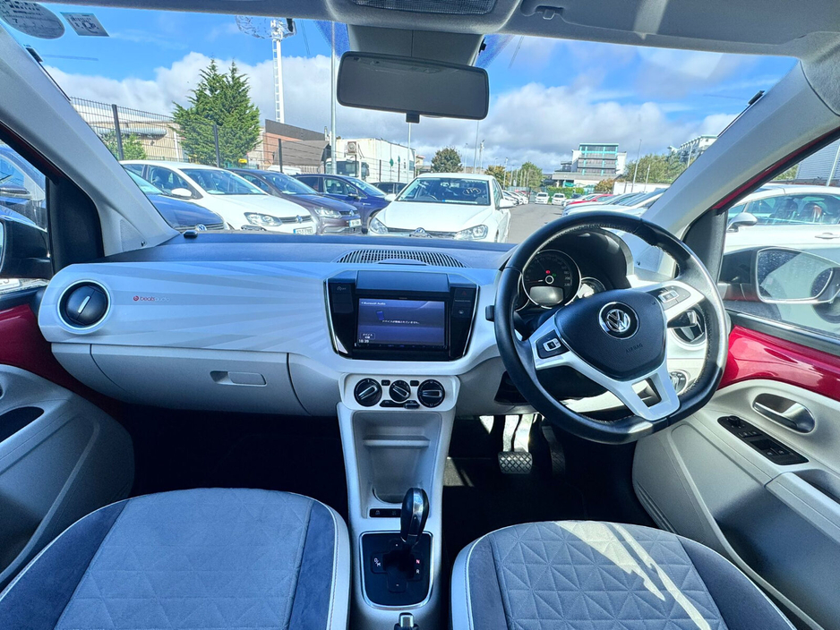 2017 Volkswagen up!  €9,999