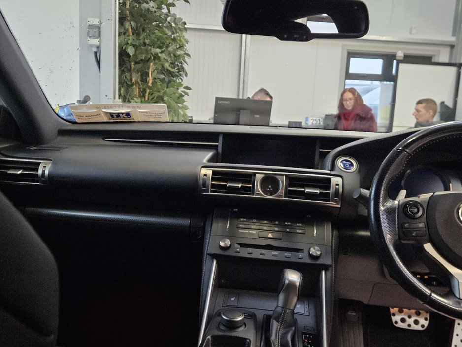 2017 Lexus IS 300 h 300h F-Sport €19,950