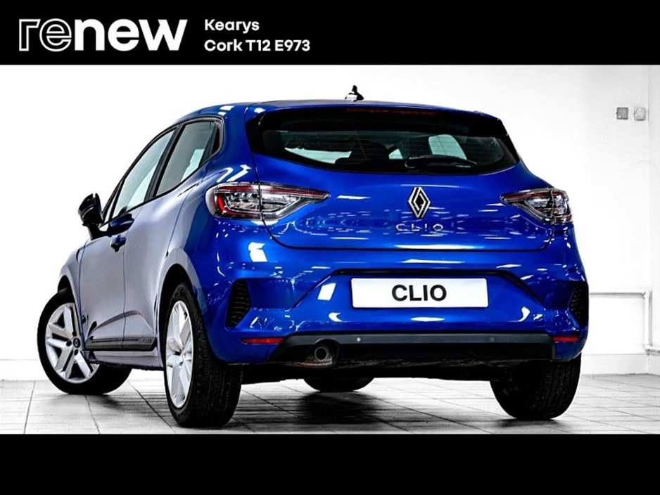 2025 Renault Clio - image 3