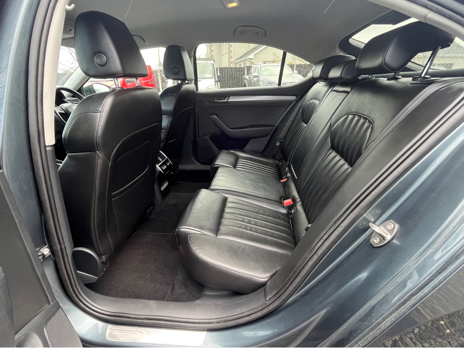 2018 Skoda Superb - image 14
