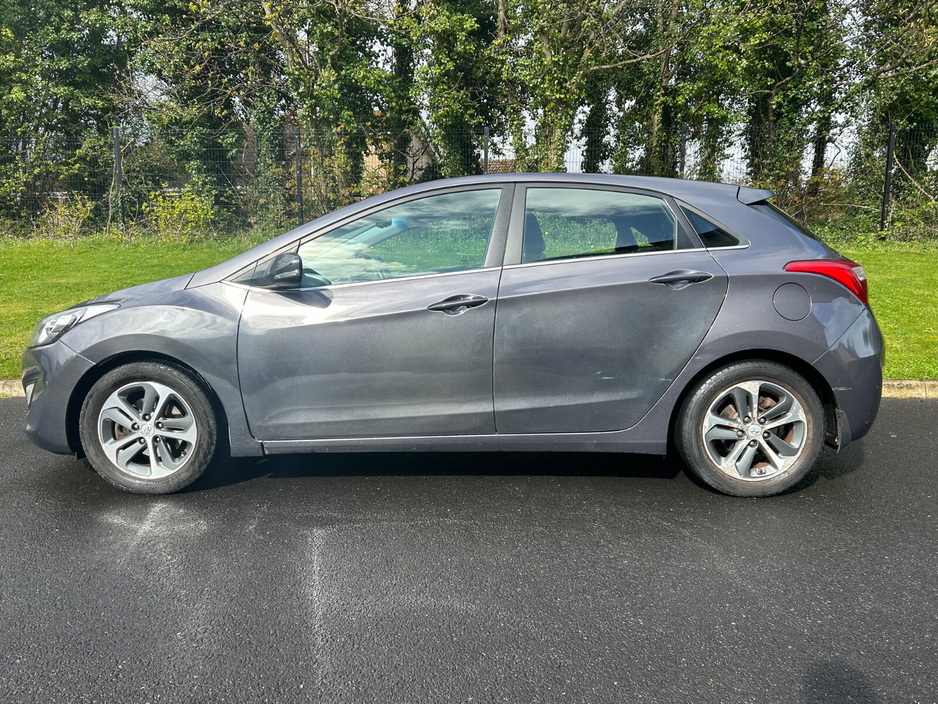 2016 Hyundai i30 - image 8