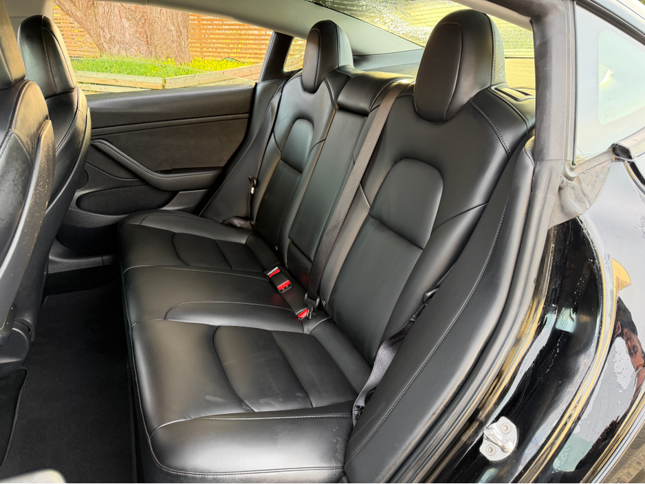 2021 Tesla Model 3 STANDARD PLUS...PAN ROOF €21,750