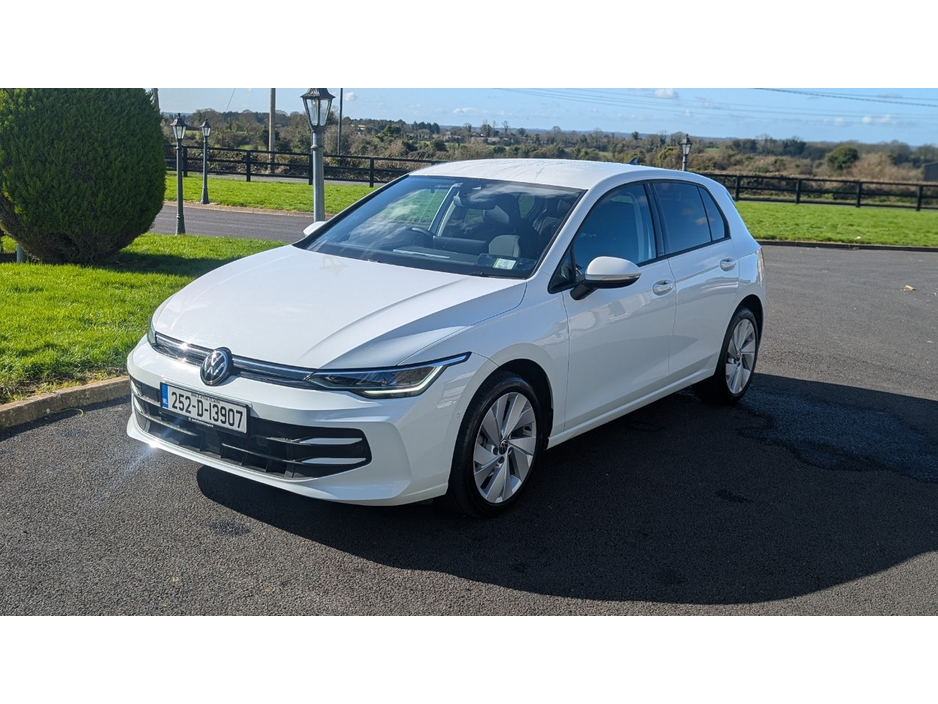 2025 Volkswagen Golf - image 16