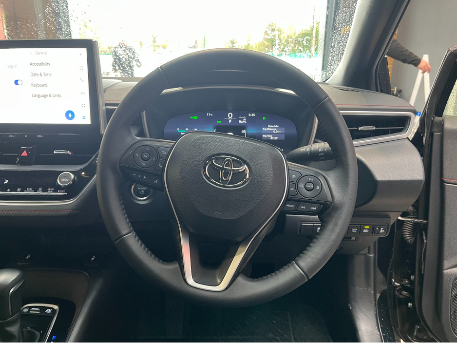 2025 Toyota Corolla - image 8