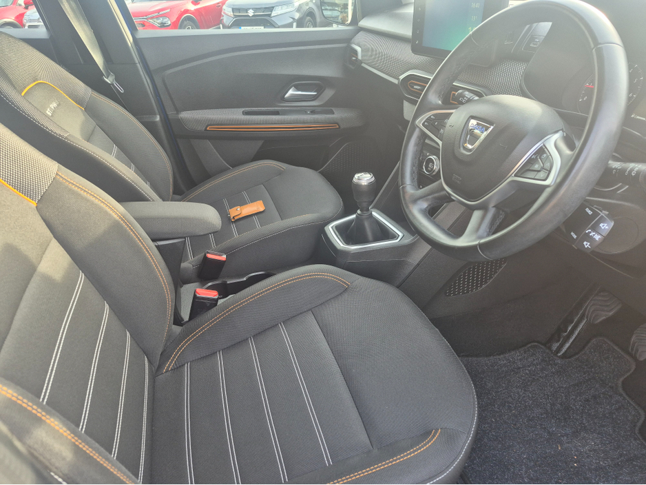 2022 Dacia Sandero - image 9