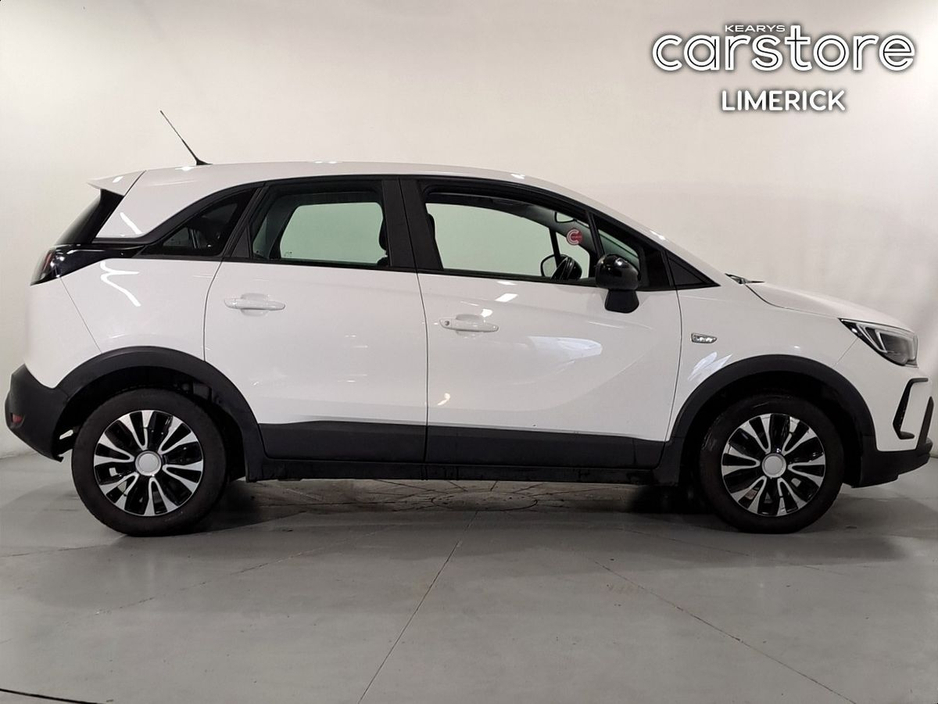 2022 Opel Crossland - image 2