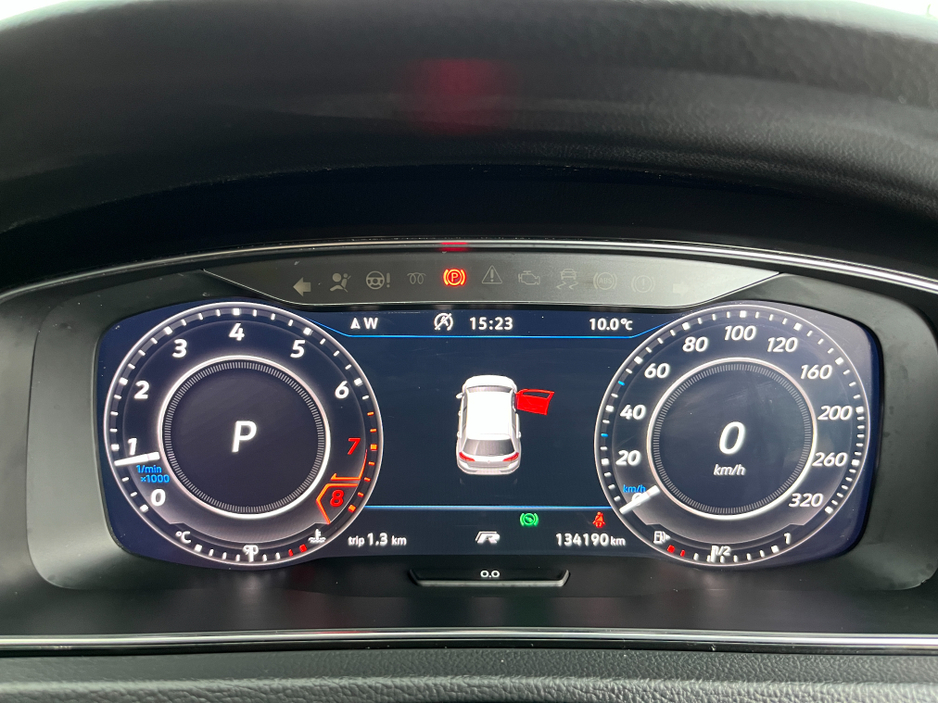 2019 Volkswagen Golf - image 24