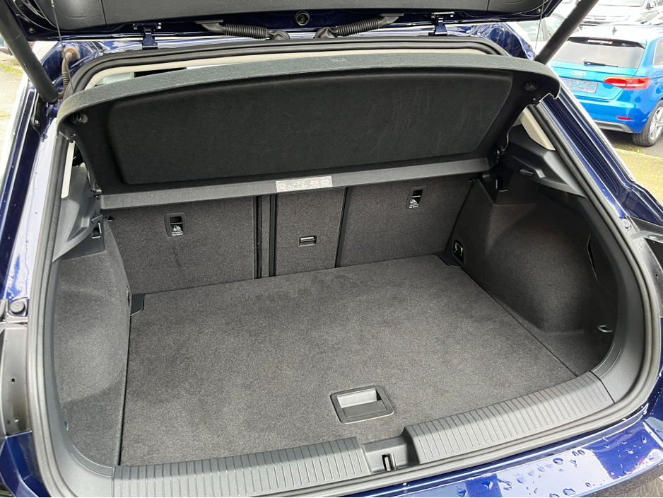 2020 Volkswagen T-Roc STYLE DESIGN AUTOMATIC 2.0 DIESEL //KEYLESS ENTRY//2 TONE PAINT//ADAPTIVE CRUISE CONTROL//REVERSE CAMERA// €23,950