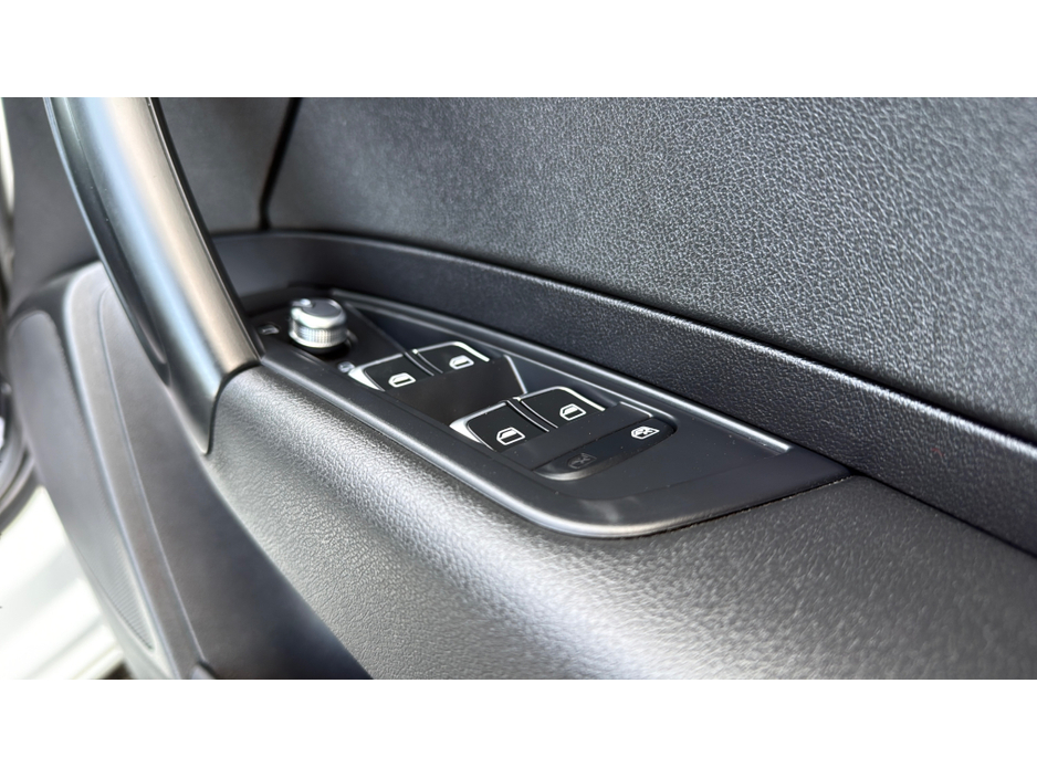 2016 Audi A1 - image 13