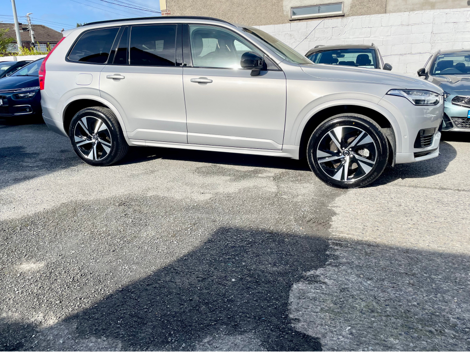 2023 Volvo XC90 - image 3