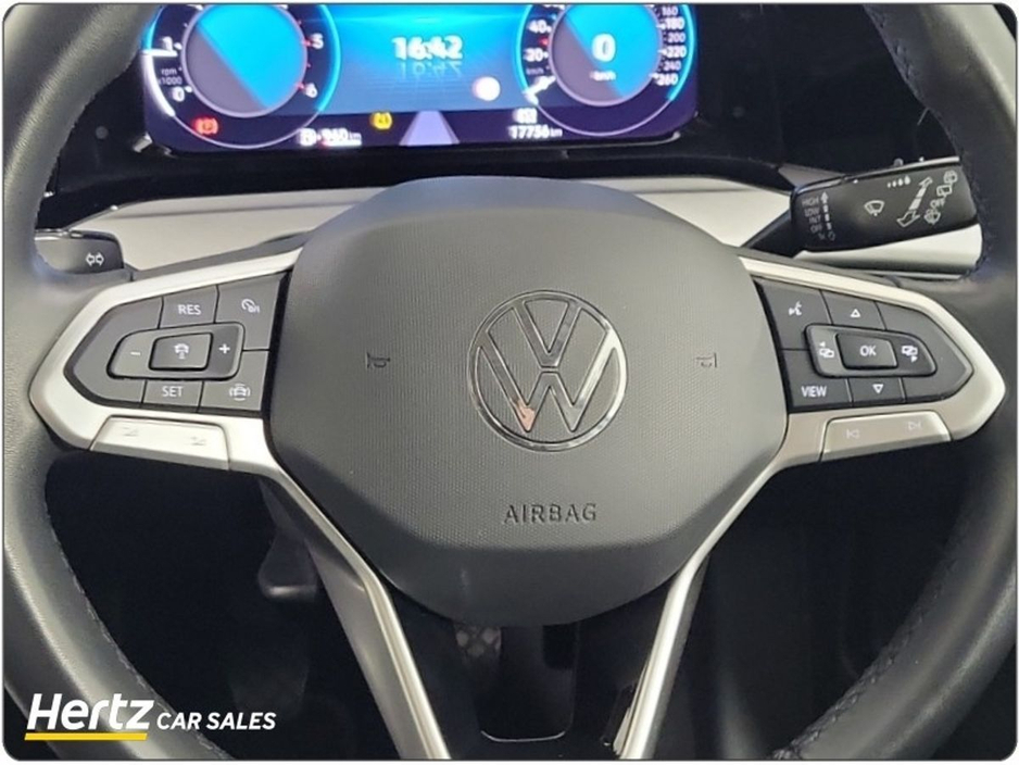 2023 Volkswagen Golf LIFE 2.0 TDI 115HP Diesel Manual €26,995