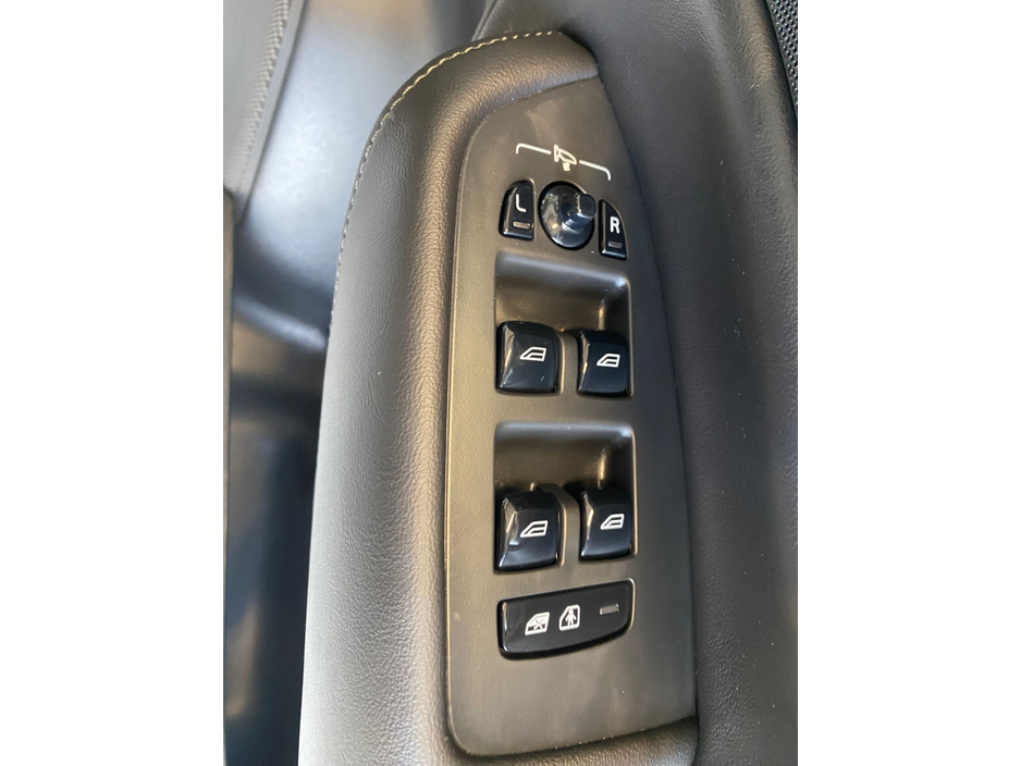 2023 Volvo XC90 2.0 T8 CORE 455BHP 5DR 7S €54,950