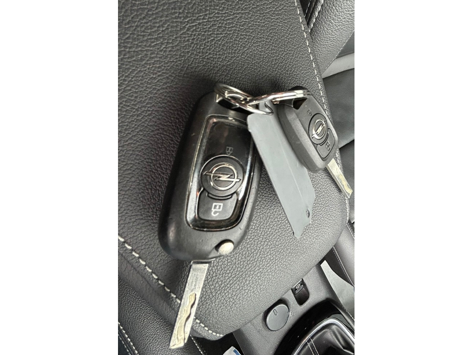 2017 Opel Astra - image 15