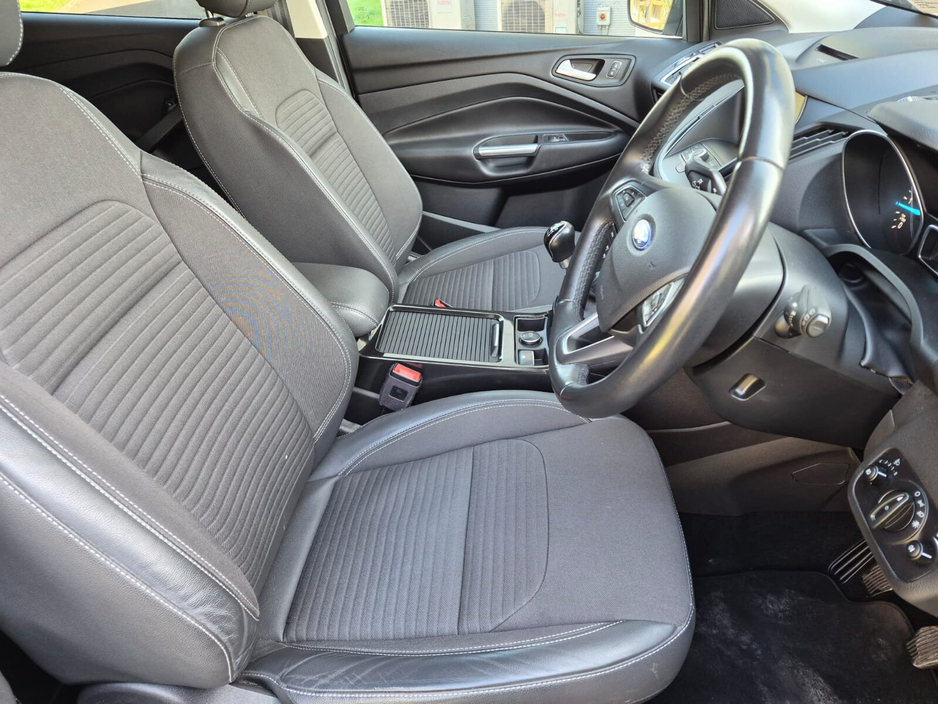 2019 Ford Kuga - image 13