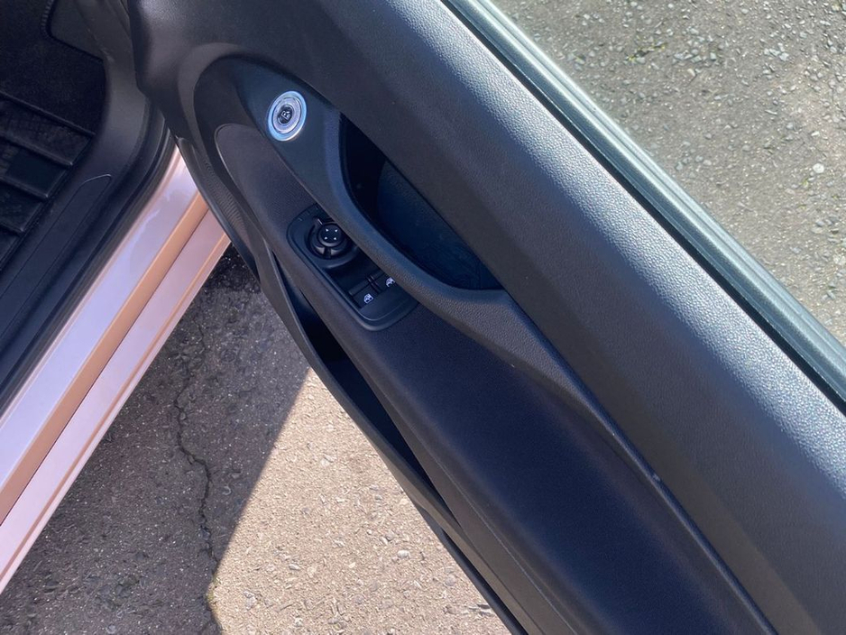 2025 Fiat 500e - image 13