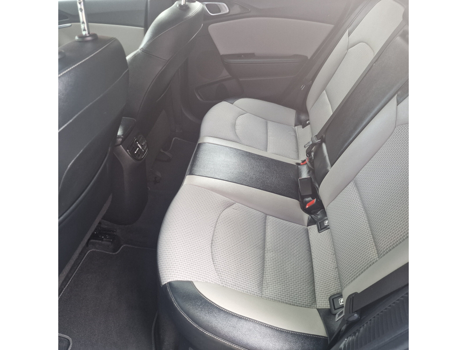 2021 Kia Ceed 1.6 CRDI PHEV Trailer €19,950