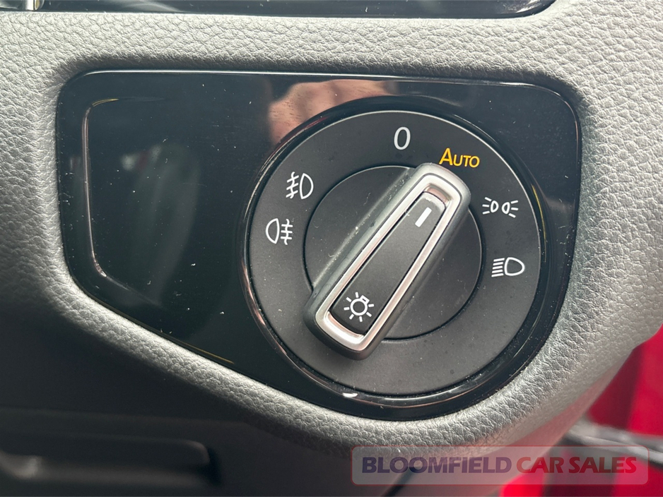 2014 Volkswagen Golf 1.4 HIGHLINE , AUTO // LOW MILEAGE €12,950