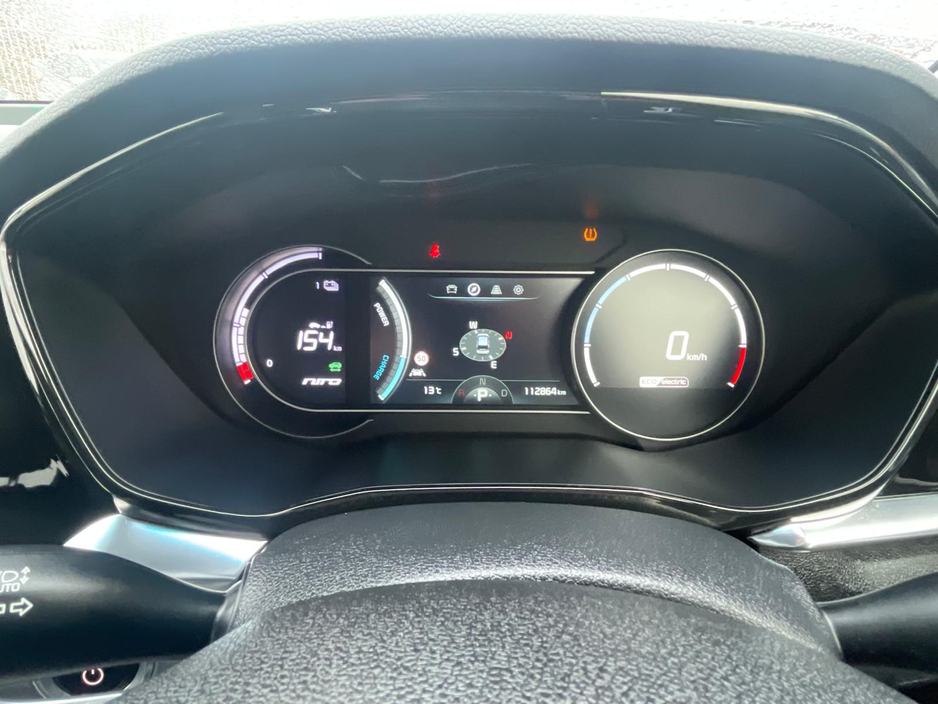 2020 Kia Niro - image 5