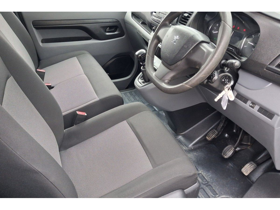 2018 Peugeot Expert - image 5