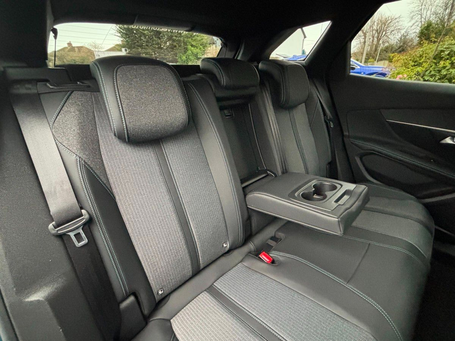 2023 Peugeot 3008 ALLURE PREMIUM+ €29,995