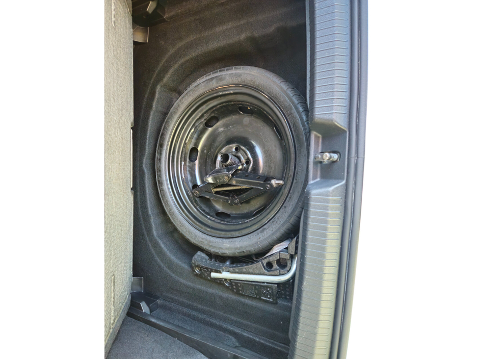 2022 Volkswagen Golf 2.0 TDI 115HP Life €24,950