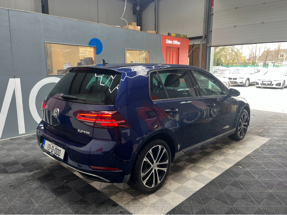 2019 Volkswagen Golf - image 2