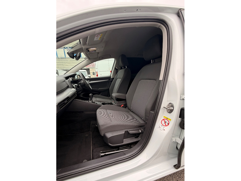 2021 Volkswagen Golf - image 14