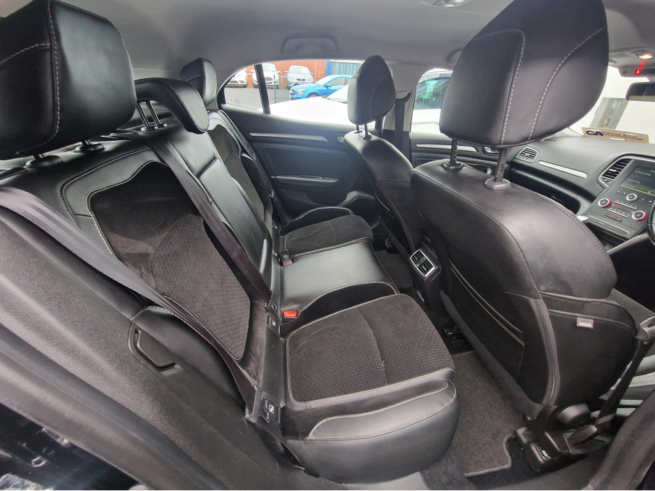 2017 Renault Megane - image 25