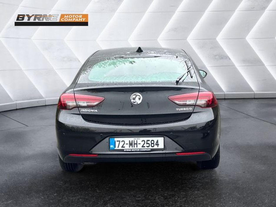 2017 Vauxhall Insignia 1.6 Design NAV Turbo D 5DR Auto €10,495