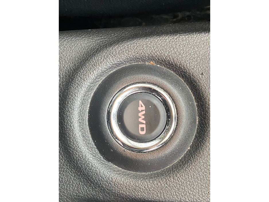 2016 Mitsubishi Outlander 2.3 DSL  4WD 6 SPEED 7 SEATER  TINY  KMS  FULL  SERVICE HISTORY €15,950