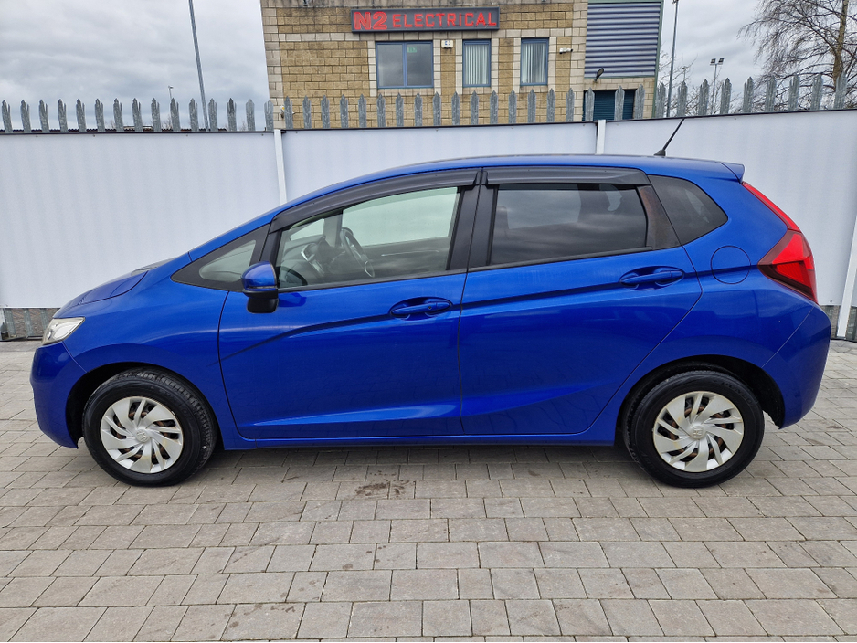 2014 Honda Fit - image 6