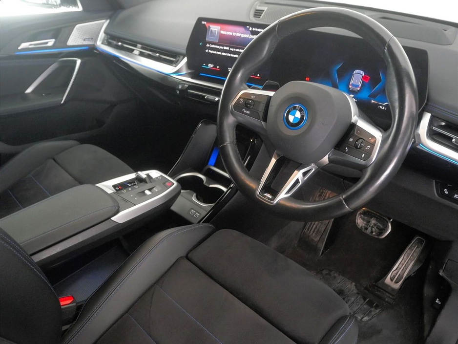 2023 BMW iX1 - image 6