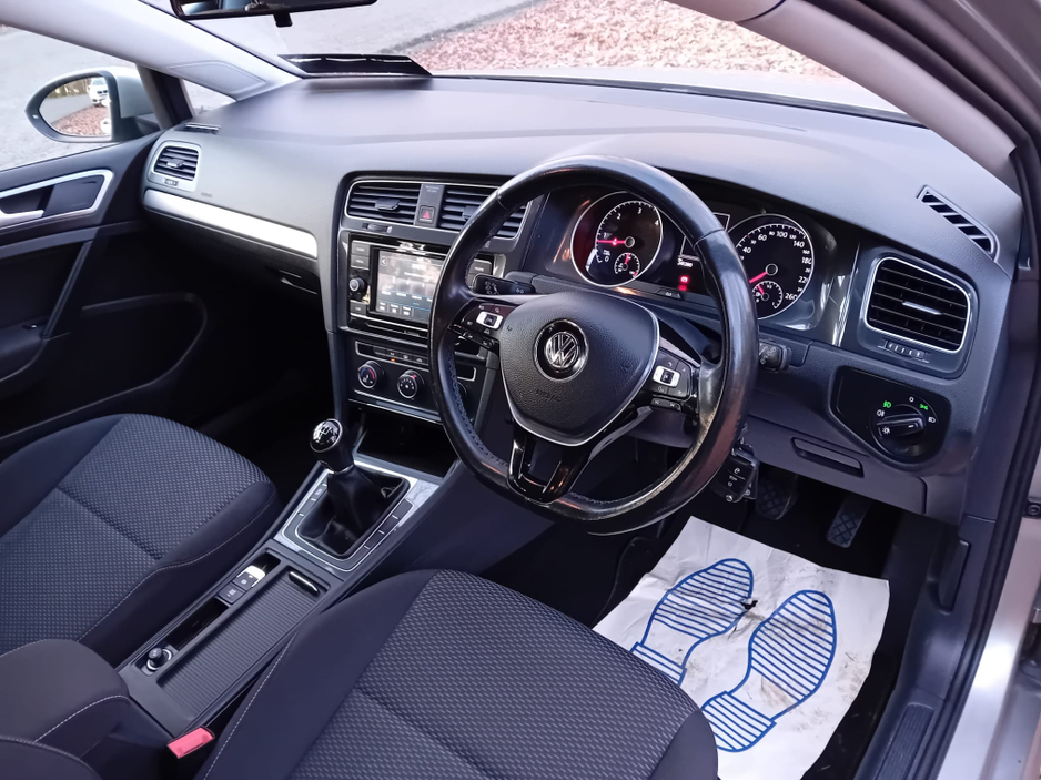 2017 Volkswagen Golf - image 10