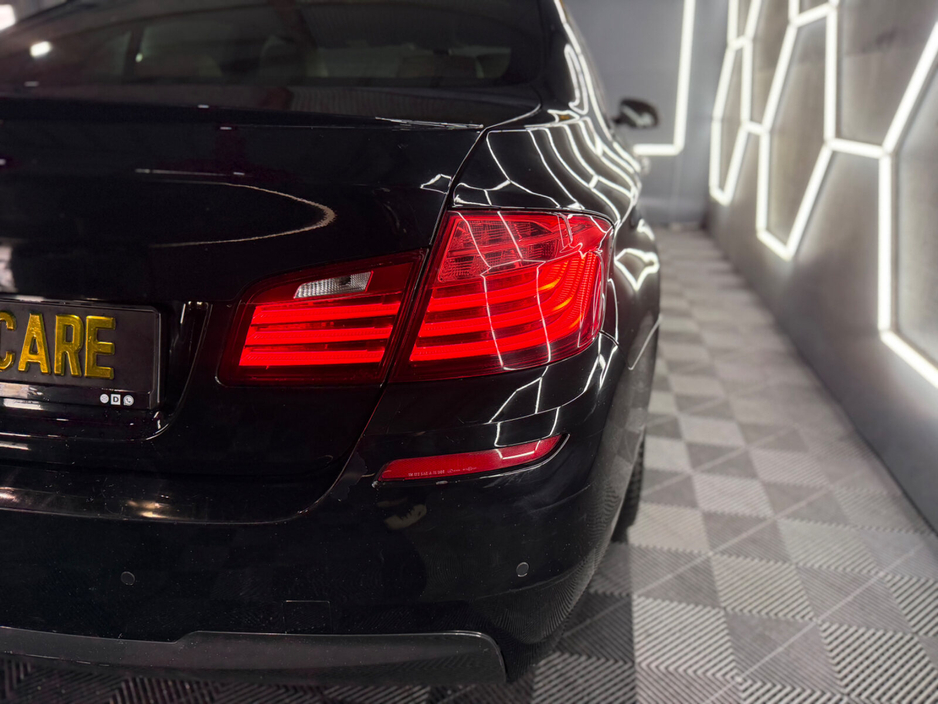 2015 BMW 5 Series - image 12