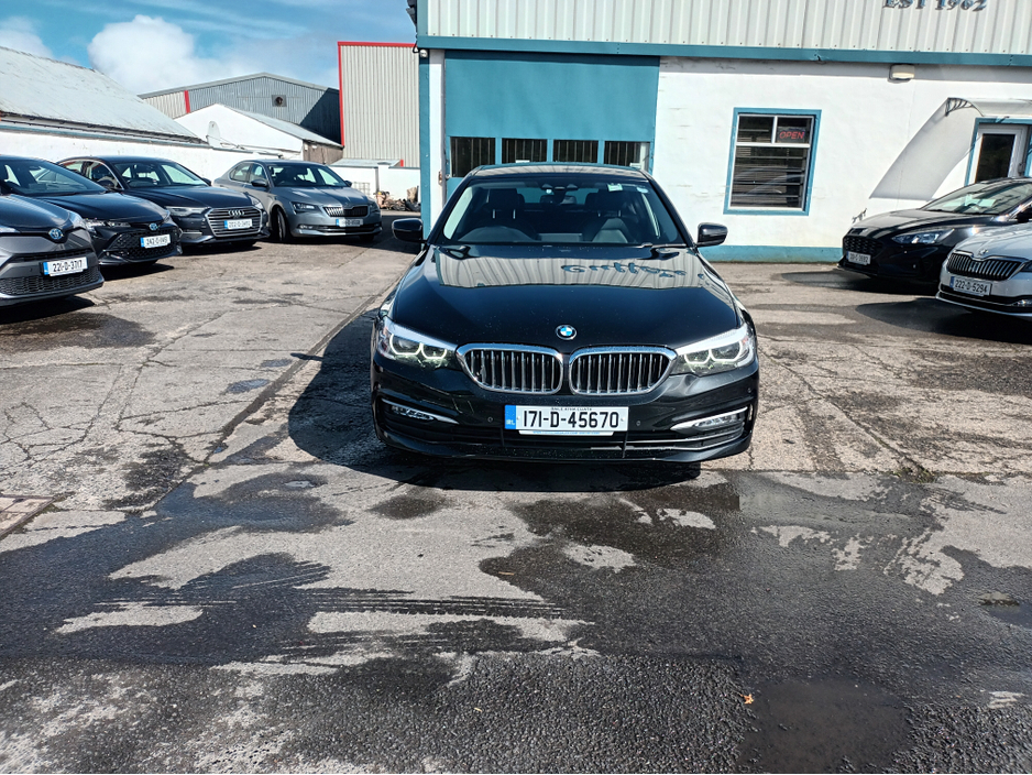 2017 BMW 5 Series - image 3